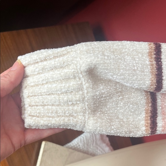 Like new extremely soft Cloud Chaser Striped Sweater - Picture 4 of 11